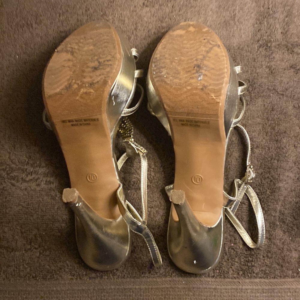 Shoes - Picture 3 of 3